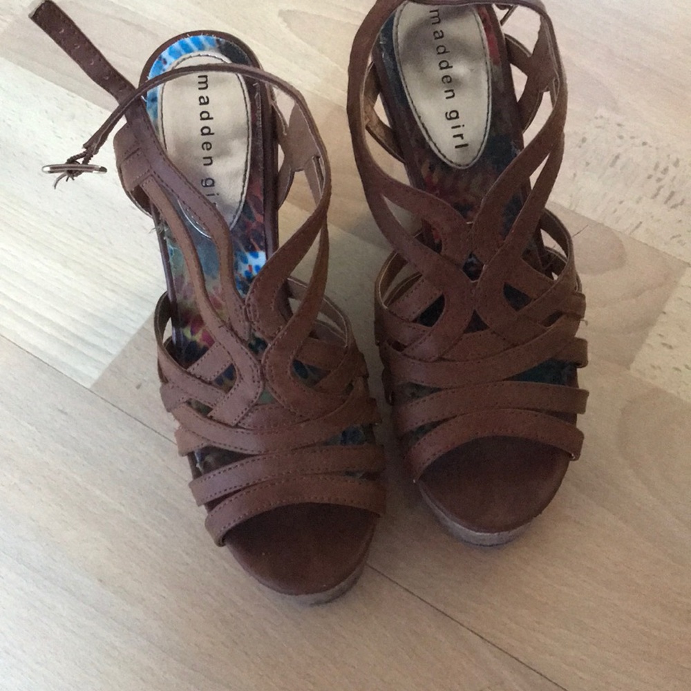 Brown madden girl wedges